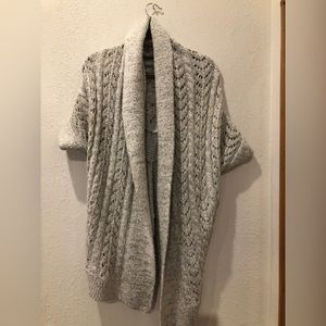 Cozy grey sweater (L) David Kahn Jeanswear